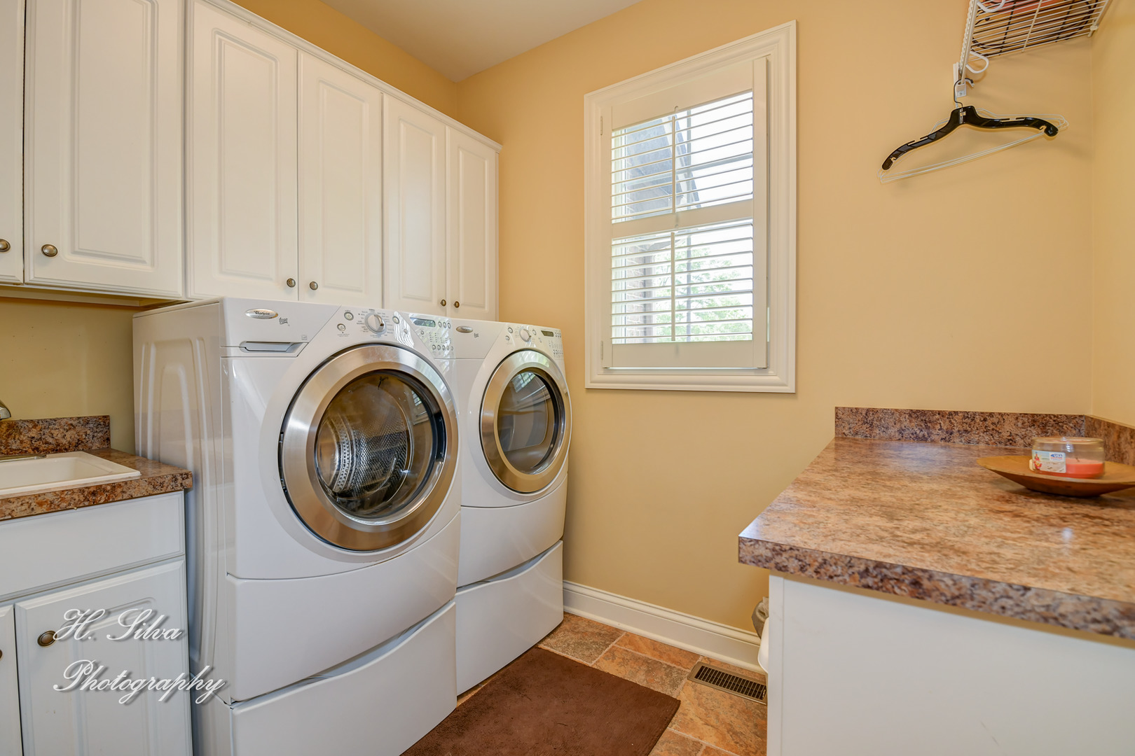 11 Covington Court Algonquin, IL 60102 - Photo 41 of 51 a utility room with dryer and washer