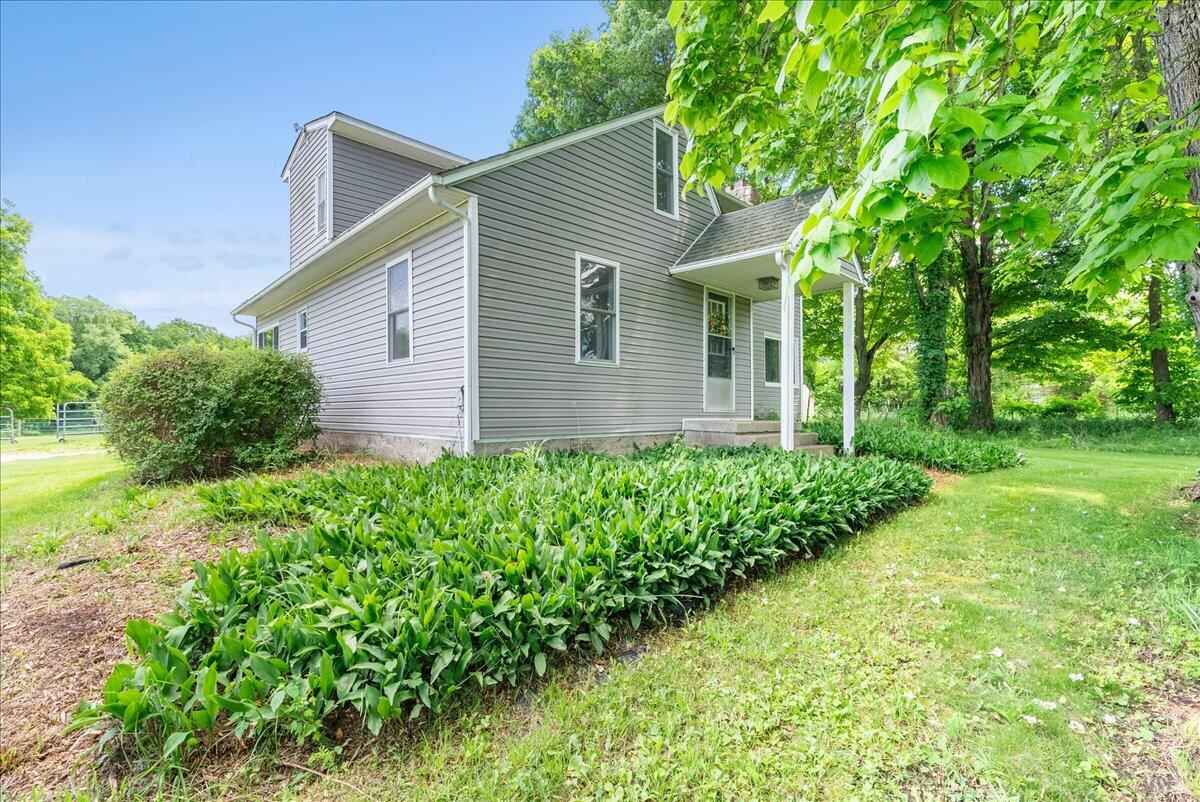 975 South Elliott Road Fowlerville, MI 48836 - Photo 6 of 56