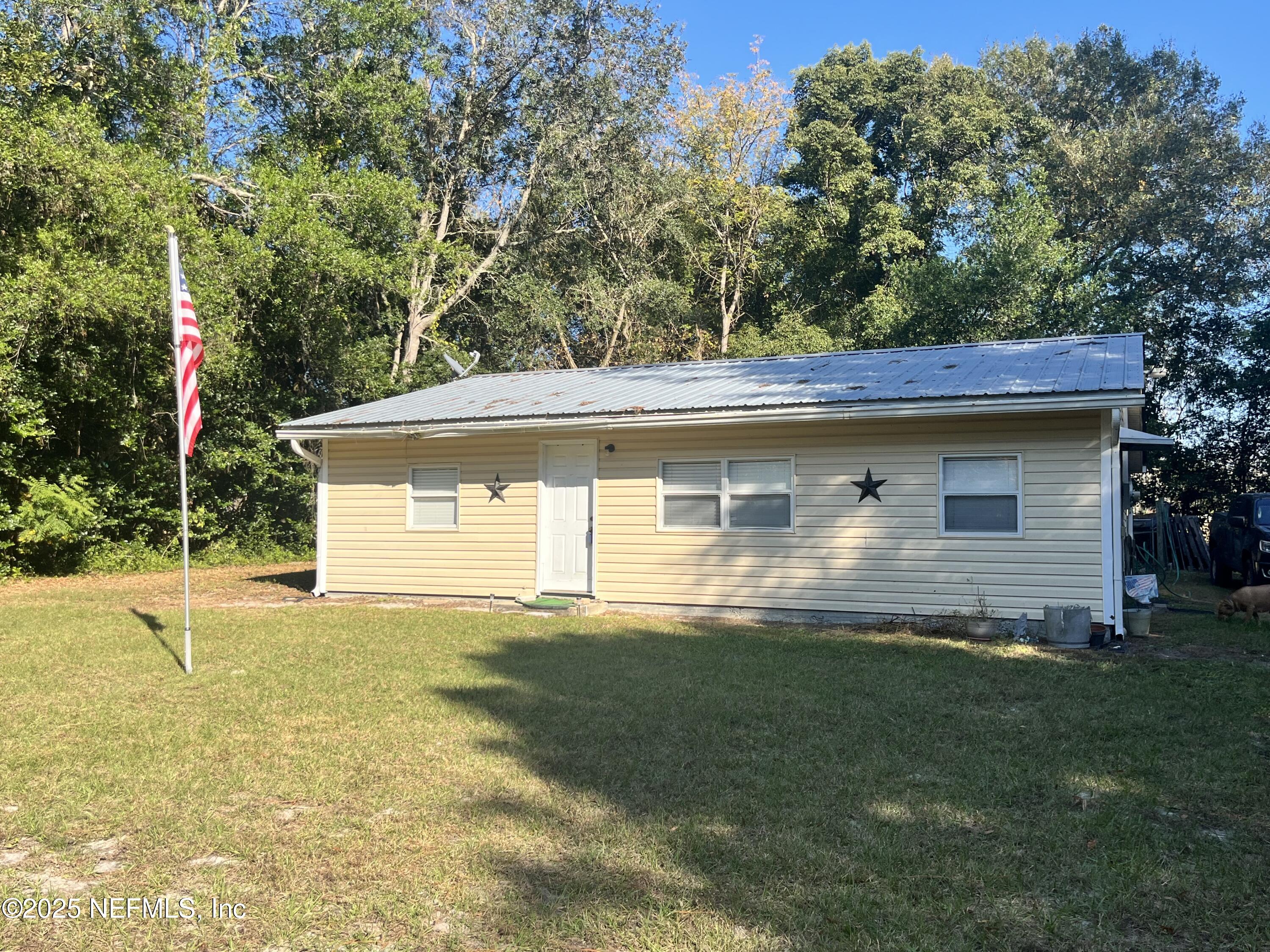 10507 Prospect Avenue Hampton, FL 32044 - Photo 4 of 31 IMG_9156