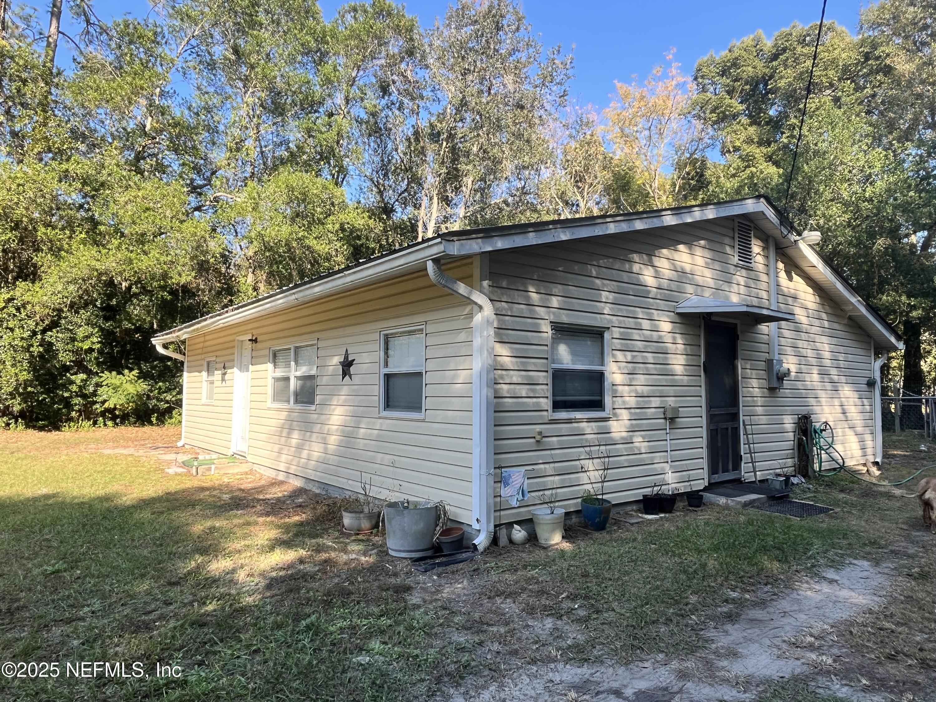 10507 Prospect Avenue Hampton, FL 32044 - Photo 6 of 31 IMG_9153