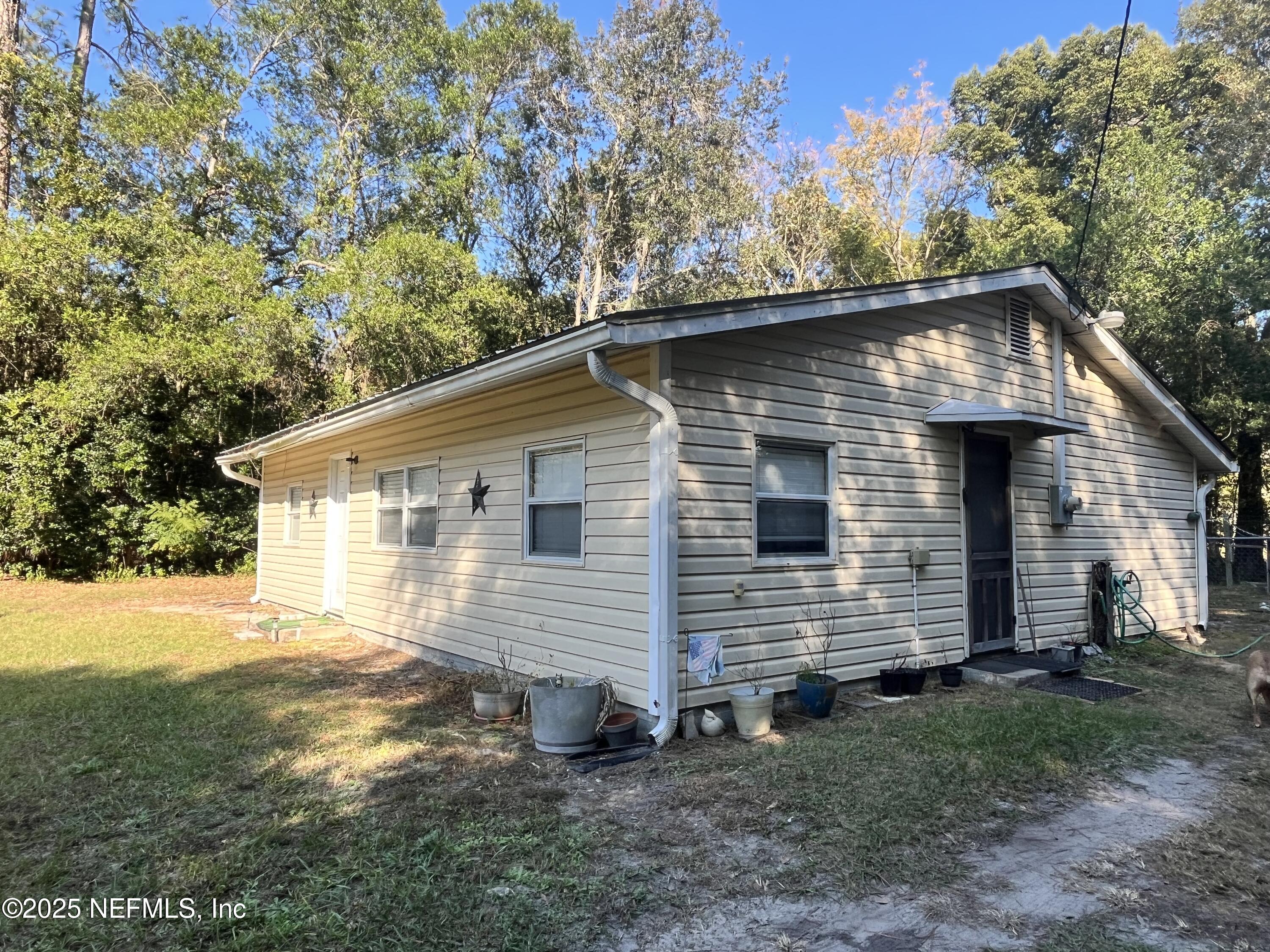 10507 Prospect Avenue Hampton, FL 32044 - Photo 7 of 31 IMG_9152