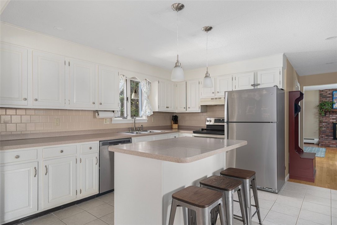 11 Hillcrest Road Portsmouth, RI 02871 - Photo 12 of 48