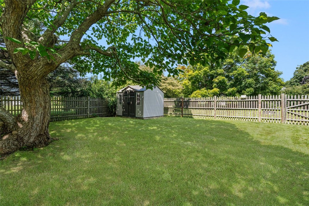 11 Hillcrest Road Portsmouth, RI 02871 - Photo 38 of 48