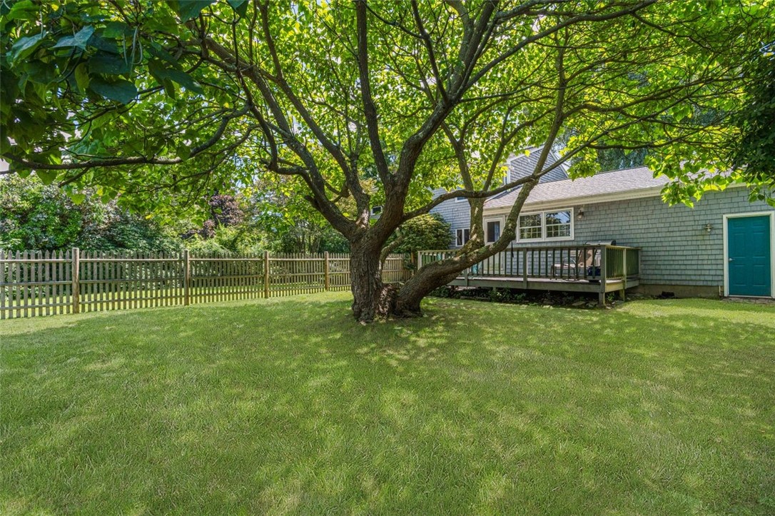 11 Hillcrest Road Portsmouth, RI 02871 - Photo 39 of 48