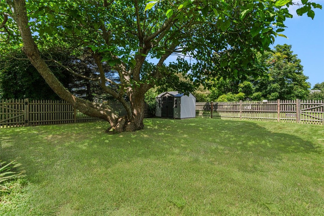 11 Hillcrest Road Portsmouth, RI 02871 - Photo 40 of 48