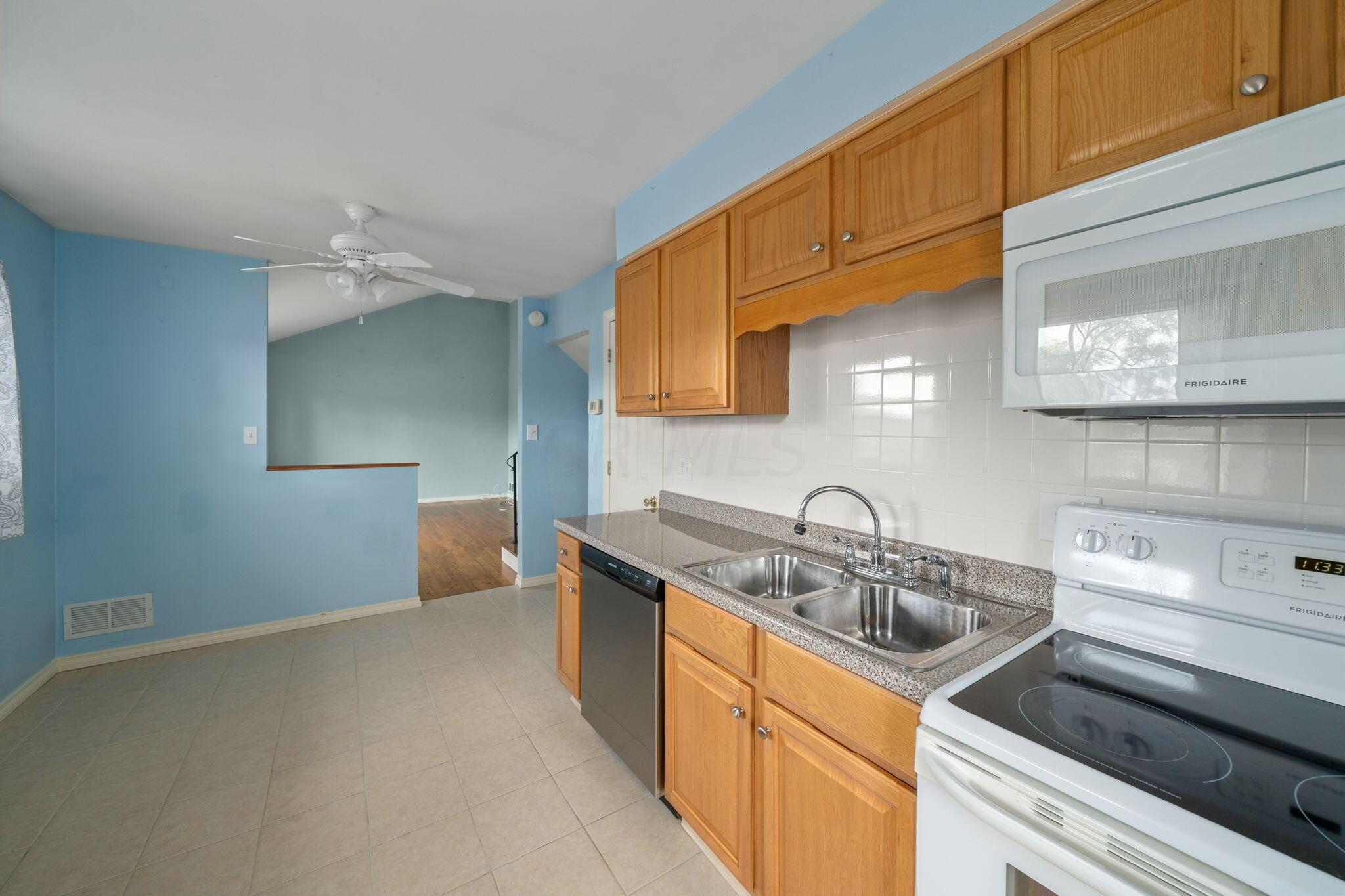 4901 Justin Road Columbus, OH 43227 - Photo 8 of 30 Kitchen