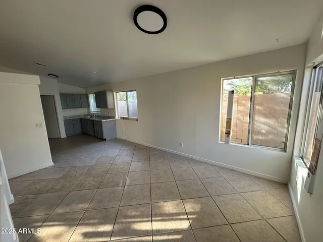 $1,550 | 9988 West Devonshire Avenue, Phoenix, AZ 85037