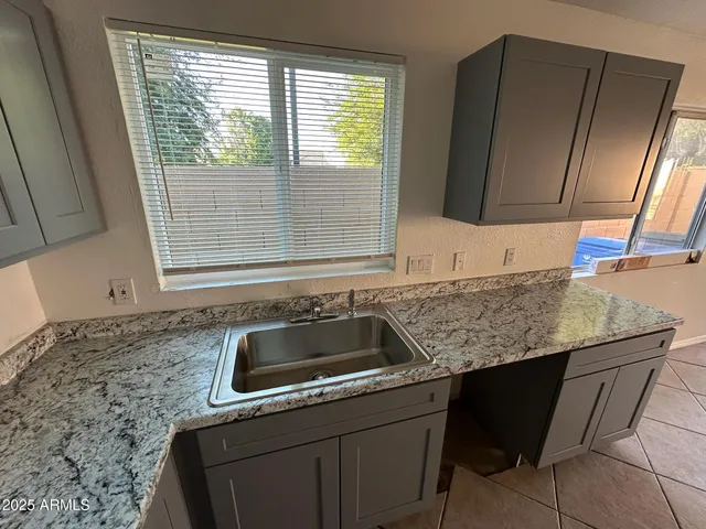 $1,550 | 9988 West Devonshire Avenue, Phoenix, AZ 85037