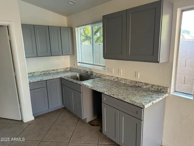 $1,550 | 9988 West Devonshire Avenue, Phoenix, AZ 85037
