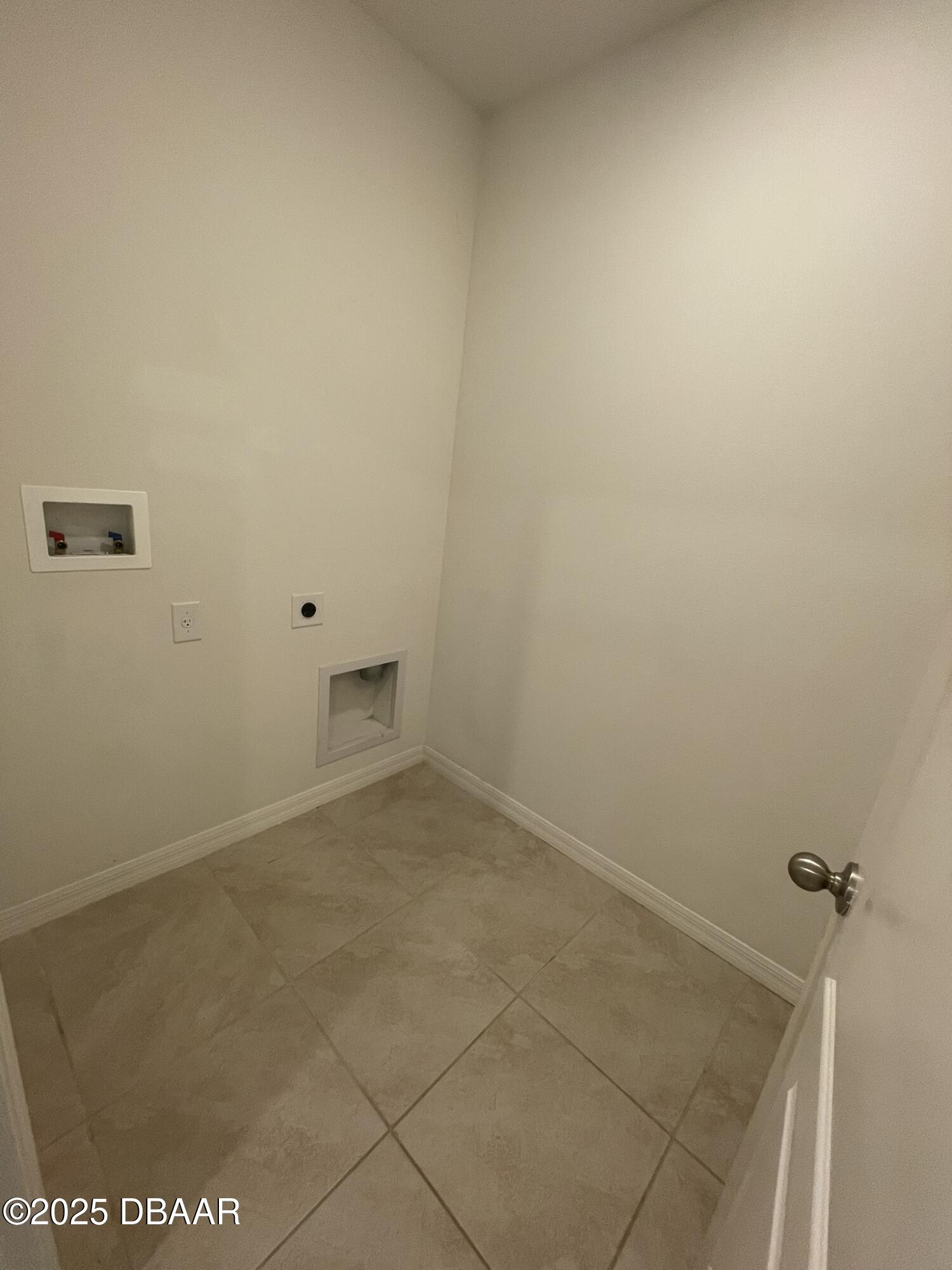 5343 Sandpine Haven Lane Port Orange, FL 32128 - Photo 18 of 44 a view of a room