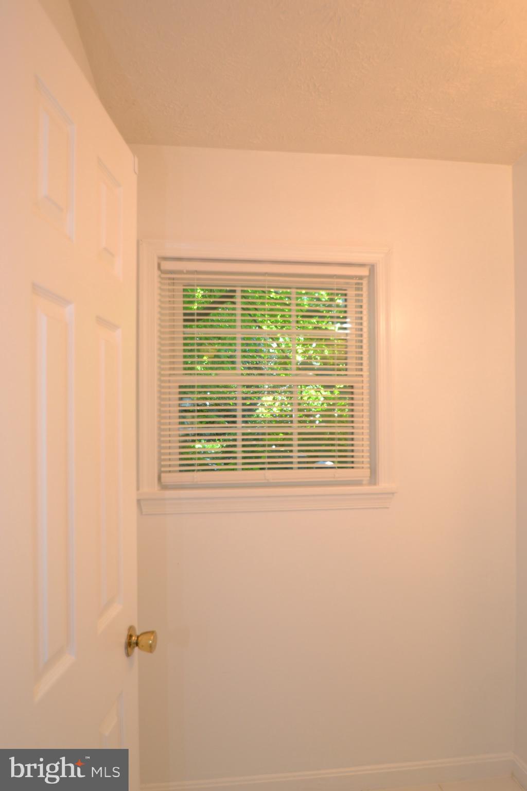 1600 Chain Bridge Road McLean, VA 22101 - Photo 23 of 35 Primary bedroom's en suite bathroom
