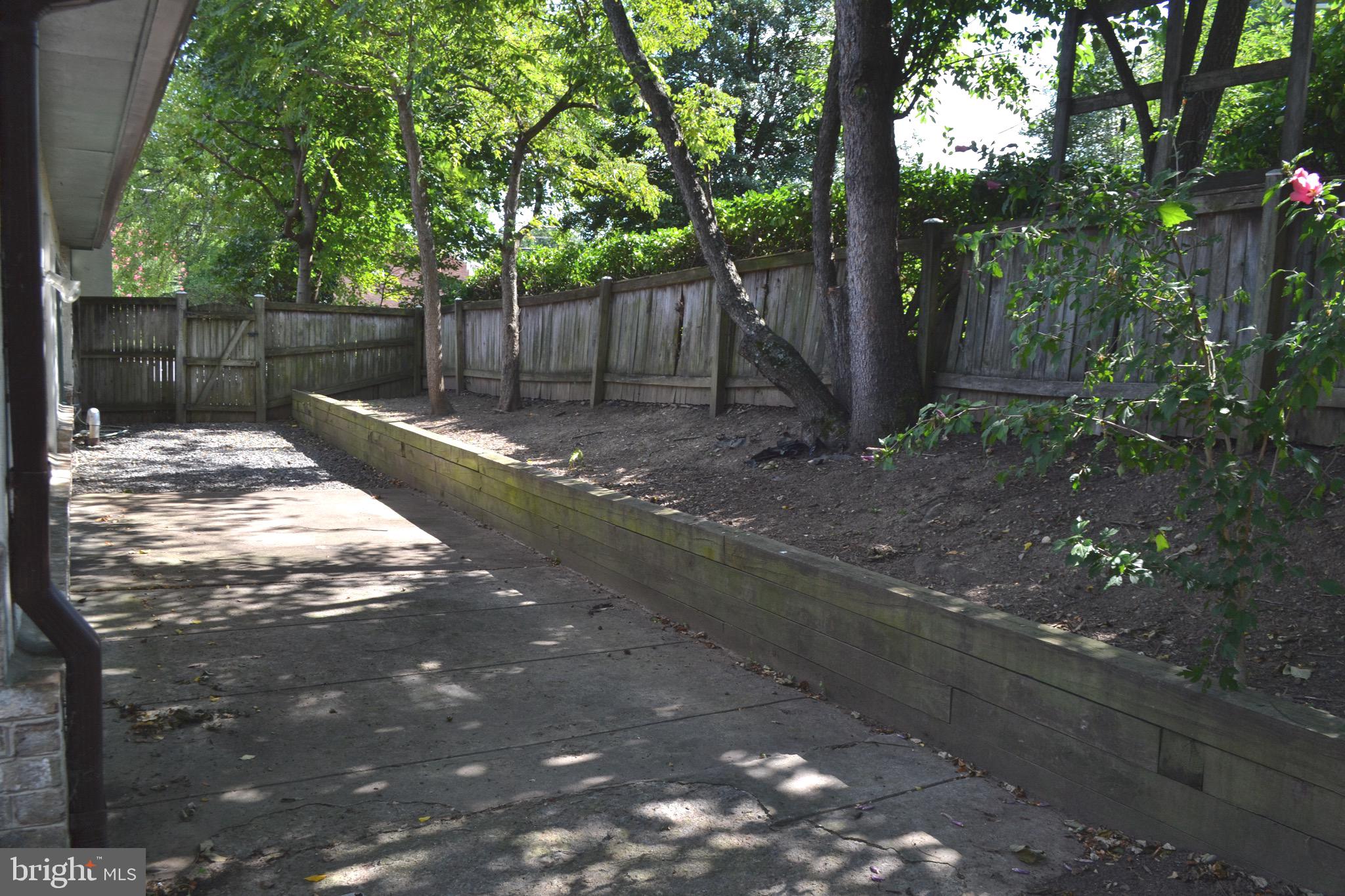 1600 Chain Bridge Road McLean, VA 22101 - Photo 33 of 35 Back Patio