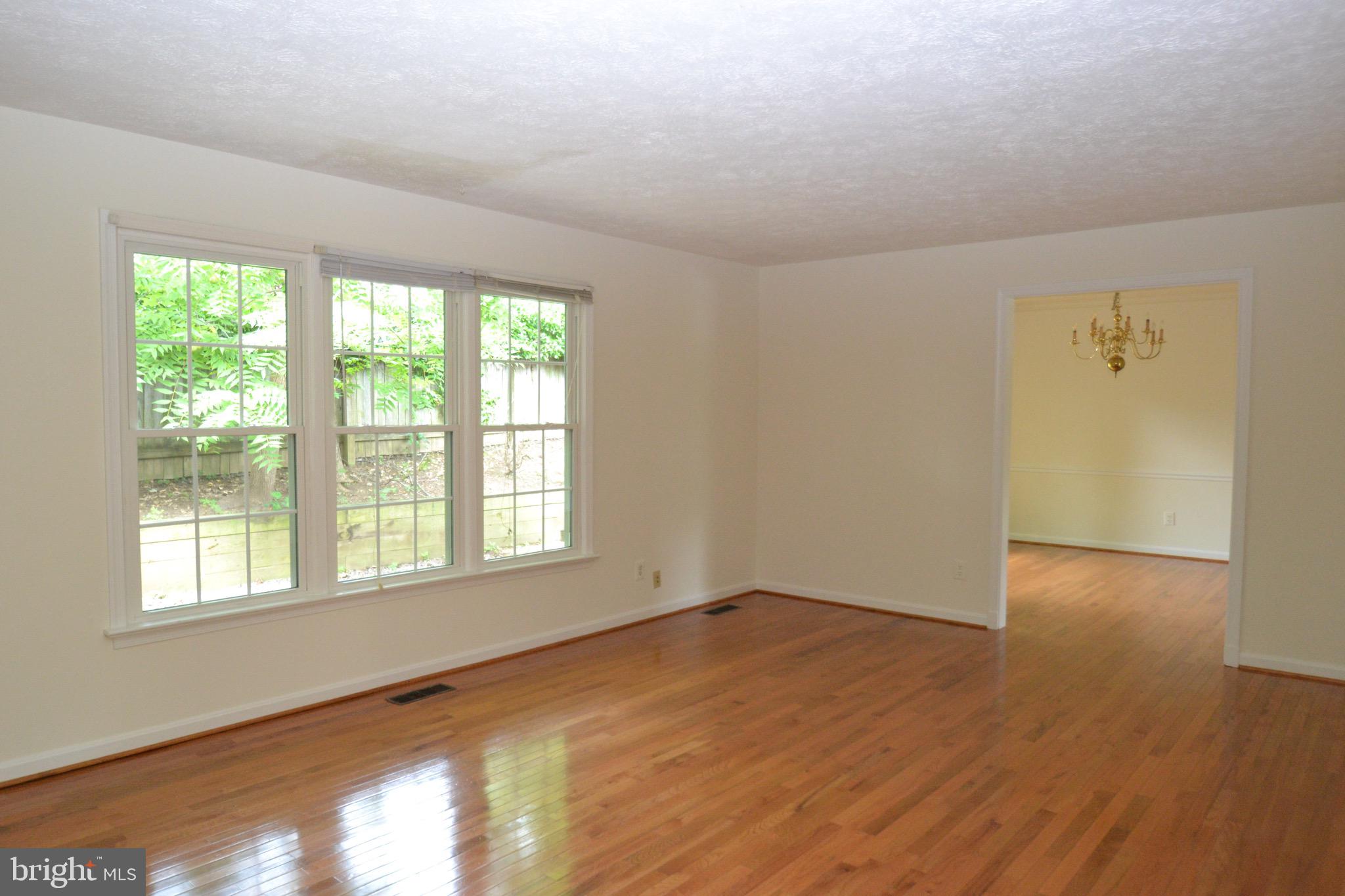 1600 Chain Bridge Road McLean, VA 22101 - Photo 5 of 35 Living Room