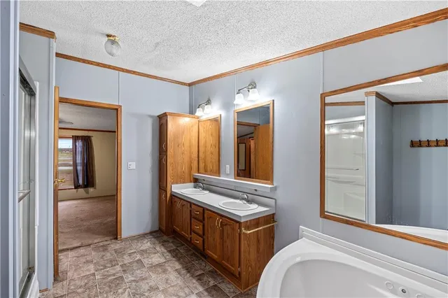 $159,500 | 29148 South 1813th Road, Sheldon, MO 64784