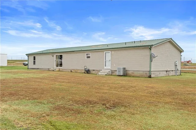 $159,500 | 29148 South 1813th Road, Sheldon, MO 64784