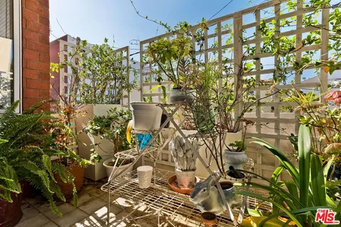 $1,699,000 | 121 North Almont Drive, Unit 205, Beverly Hills, CA 90211