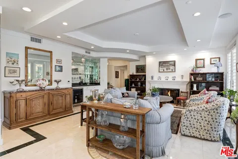 $1,699,000 | 121 North Almont Drive, Unit 205, Beverly Hills, CA 90211