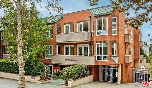 $1,618,000 | 121 North Almont Drive, Unit 205, Beverly Hills, CA 90211