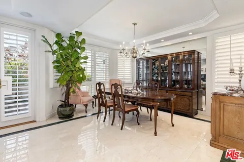 $1,699,000 | 121 North Almont Drive, Unit 205, Beverly Hills, CA 90211