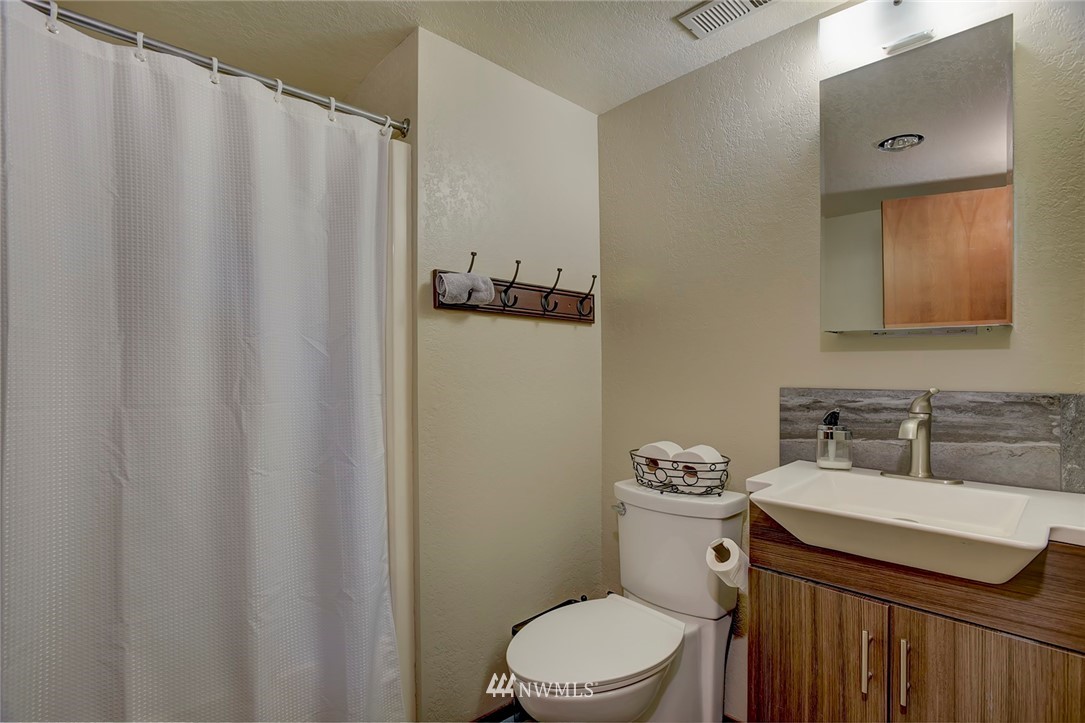 13599 Olympic View Road Northwest Silverdale, WA 98383 - Photo 14 of 23 Gallery Image 14