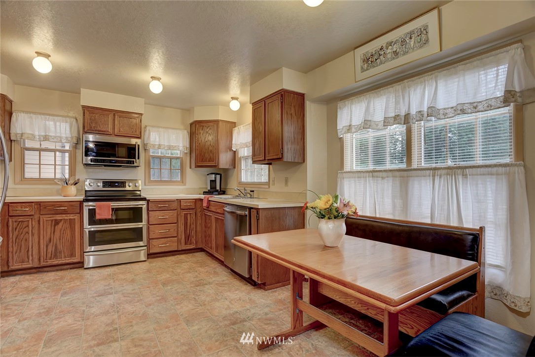 13599 Olympic View Road Northwest Silverdale, WA 98383 - Photo 6 of 23 Gallery Image 6