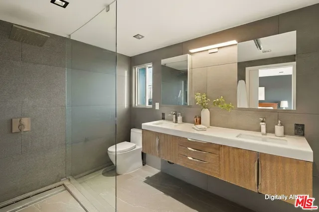 $1,999,000 | 4517 Stanton Drive, Los Angeles, CA 90065