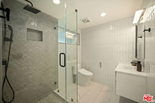 $1,999,000 | 4517 Stanton Drive, Los Angeles, CA 90065