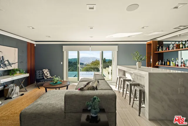 $1,999,000 | 4517 Stanton Drive, Los Angeles, CA 90065