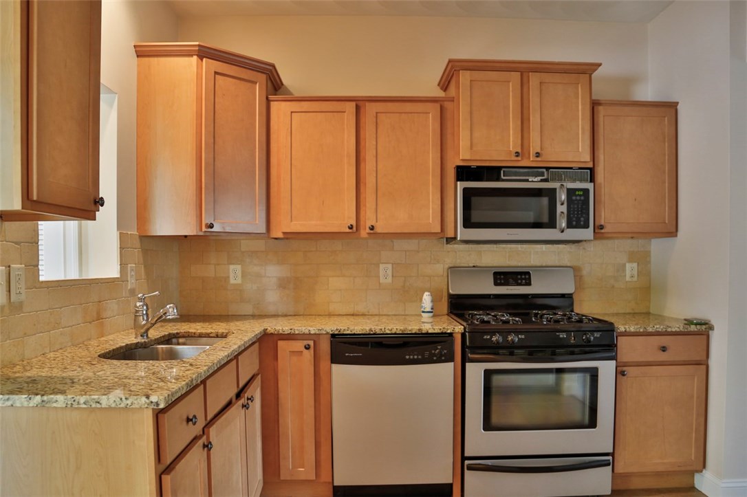 1034 West Shore Road Warwick, RI 02889 - Photo 13 of 20