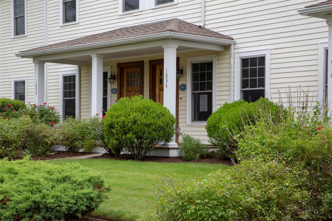 1034 West Shore Road Warwick, RI 02889 - Photo 2 of 20