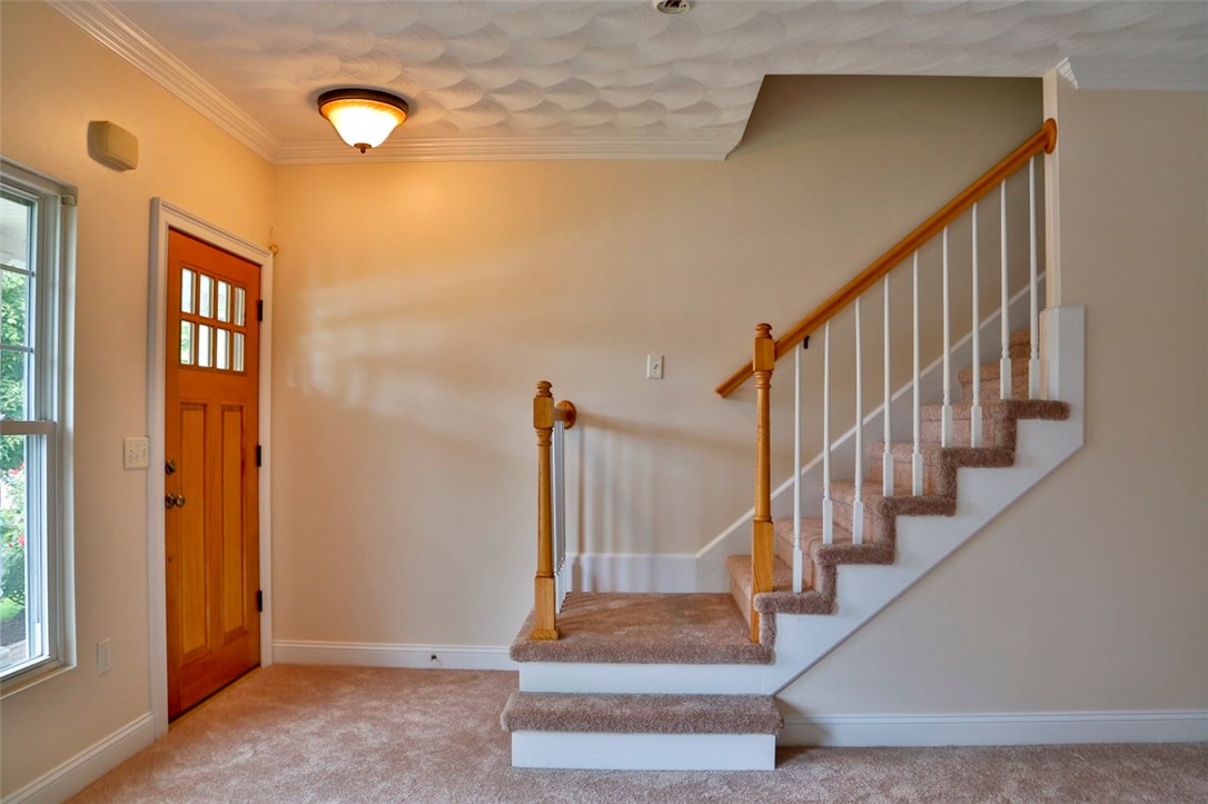 1034 West Shore Road Warwick, RI 02889 - Photo 5 of 20