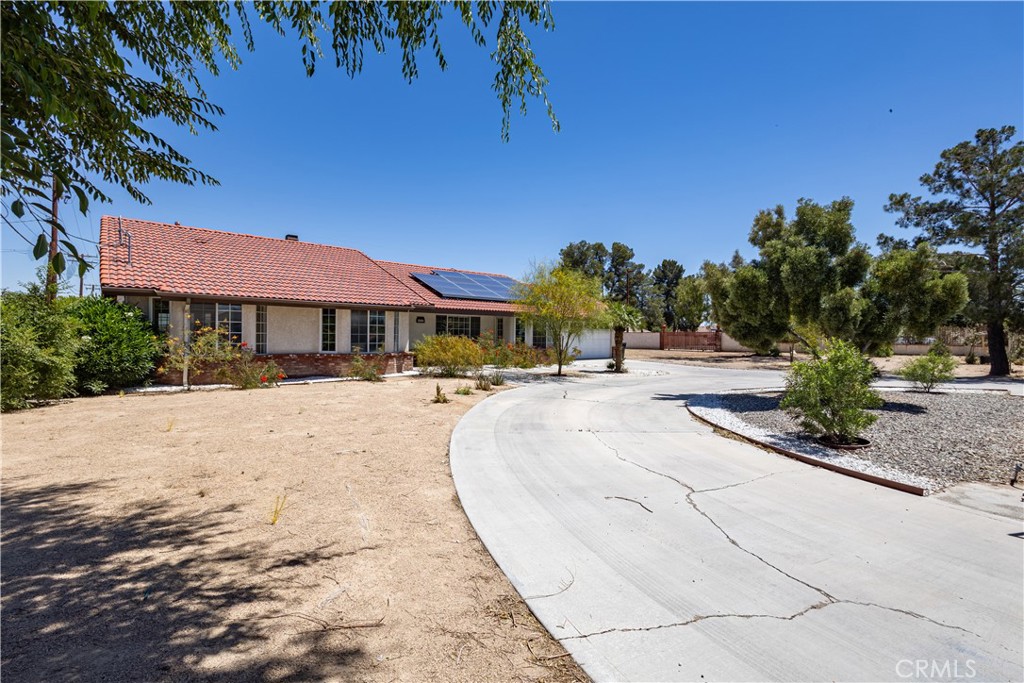 20086 Yucca Loma Road Apple Valley, CA 92307 - Photo 3 of 41