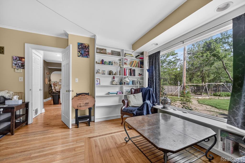 1404 Harvard Road East Lansing, MI 48823 - Photo 18 of 45