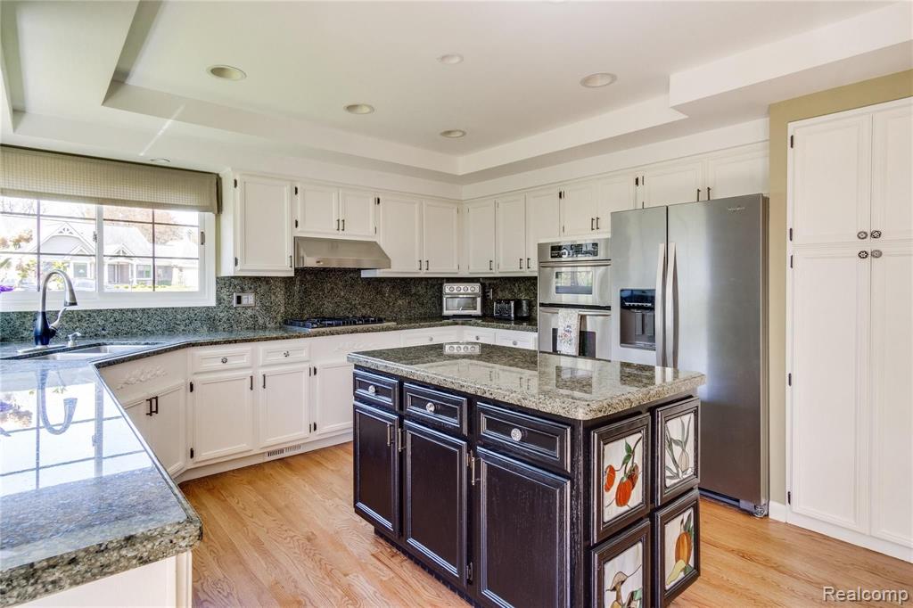 571 Augusta Drive Rochester Hills, MI 48309 - Photo 13 of 42