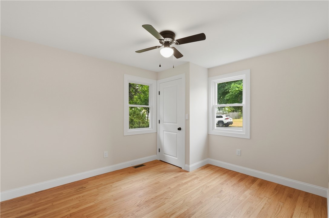 76 Beverly Road East Providence, RI 02915 - Photo 12 of 45