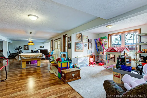 $925,000 | 1120 East County Line Road, Underwood, IN 47177