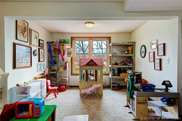 $925,000 | 1120 East County Line Road, Underwood, IN 47177