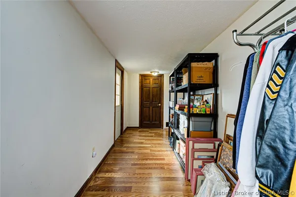 $925,000 | 1120 East County Line Road, Underwood, IN 47177
