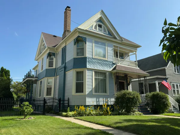 $599,900 | 523 East Homer Street, Milwaukee, WI 53207