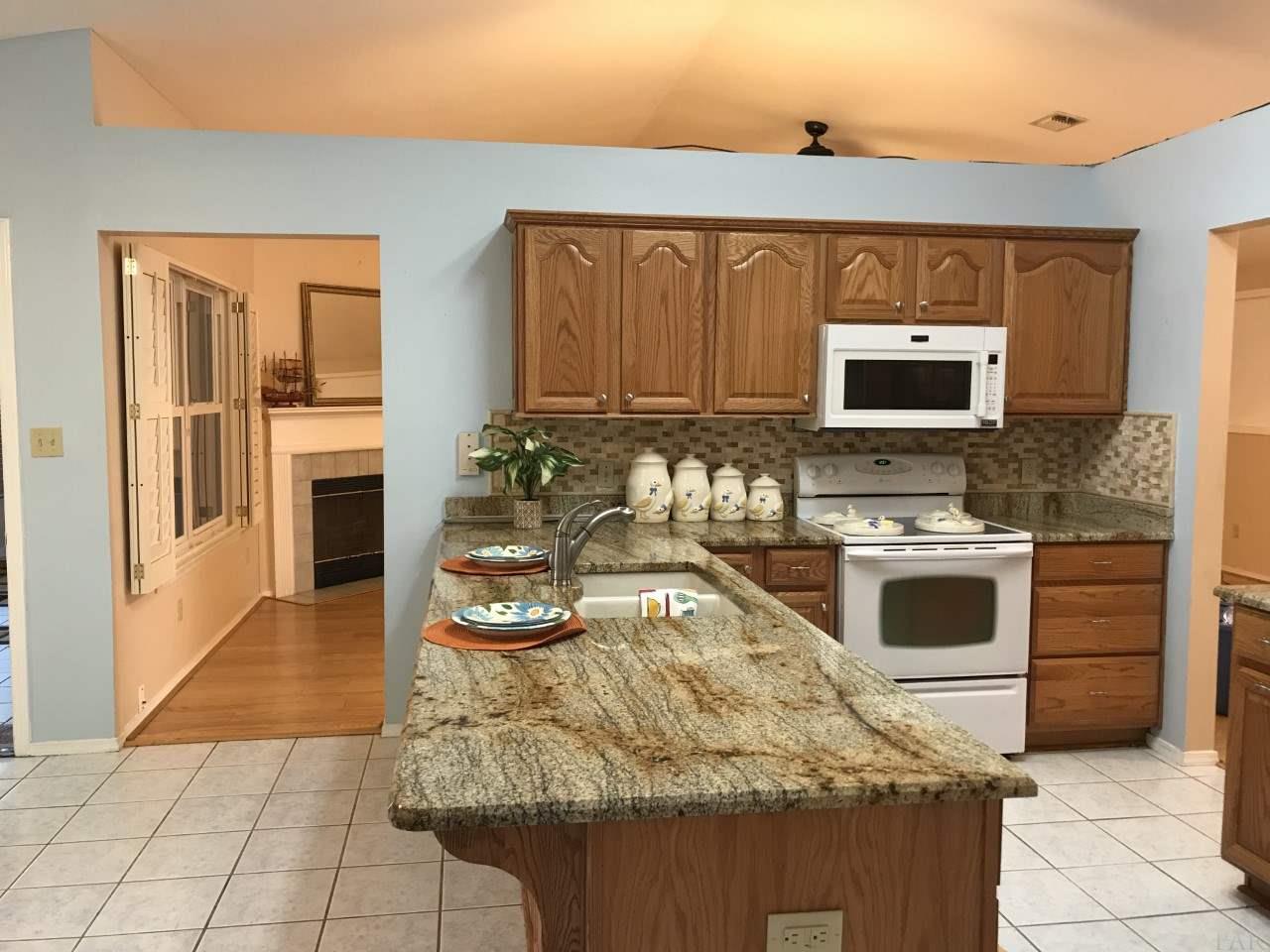 612 Ashford Road Cantonment, FL 32533 - Photo 17 of 49 Gallery Image 17