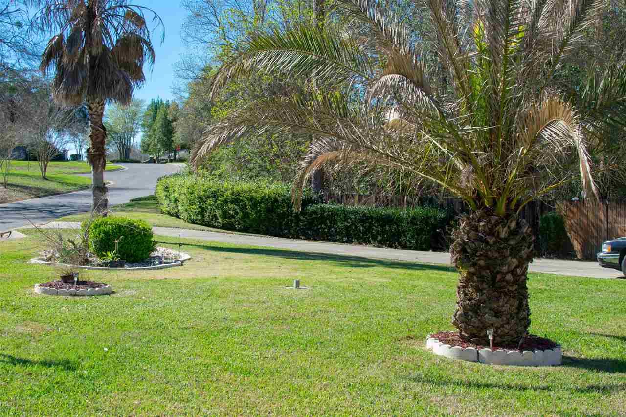 612 Ashford Road Cantonment, FL 32533 - Photo 5 of 49 Gallery Image 5