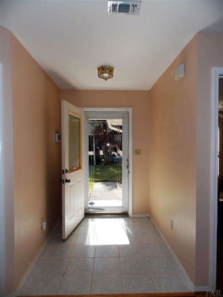 612 Ashford Road Cantonment, FL 32533 - Photo 10 of 49 Gallery Image 10
