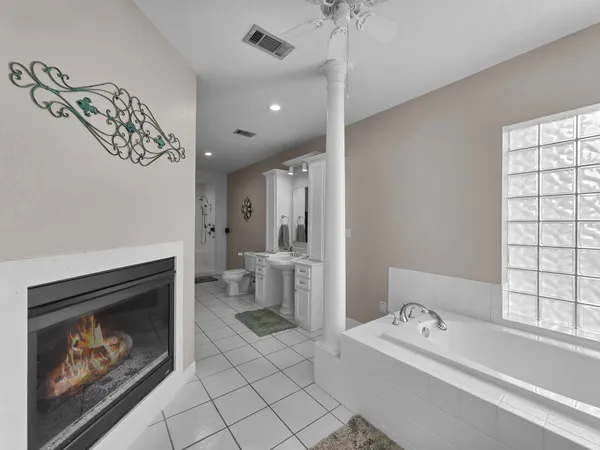 $575,000 | 520 Meadow Lane, Winnie, TX 77665