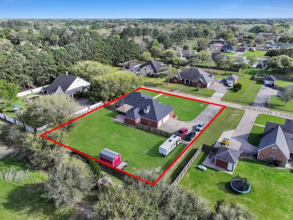 $575,000 | 520 Meadow Lane, Winnie, TX 77665
