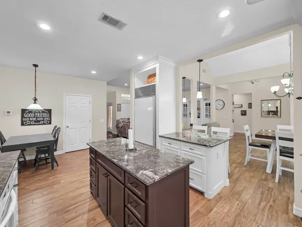 $575,000 | 520 Meadow Lane, Winnie, TX 77665