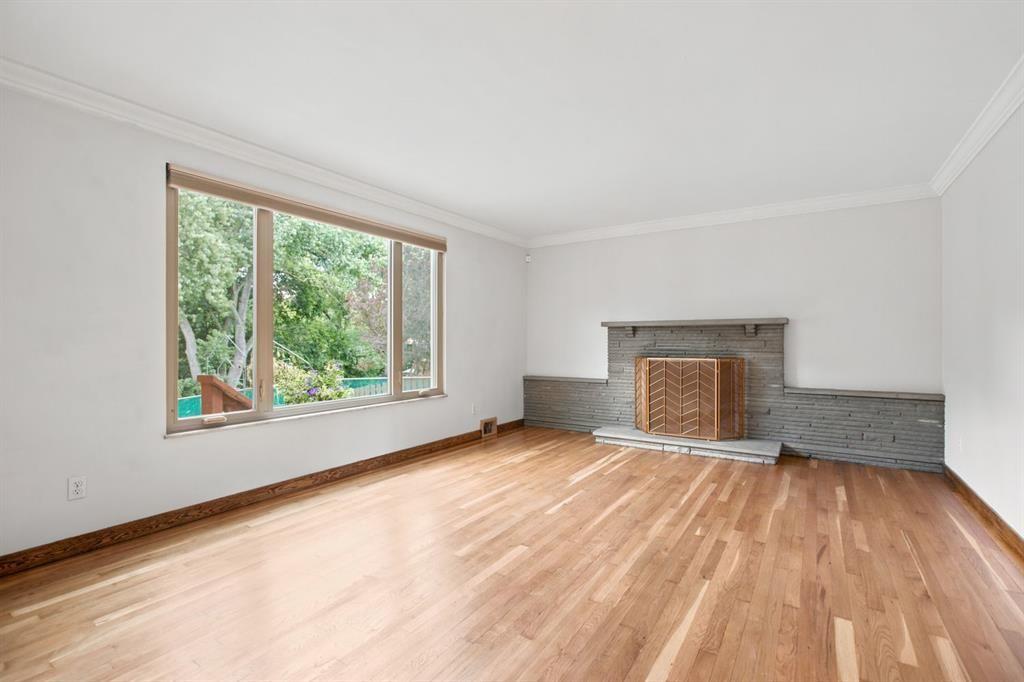3739 Margate Road Pittsburgh, PA 15221 - Photo 7 of 45 Spacious and bright living room