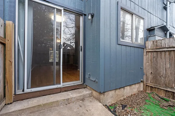 $1,295 | 3415 Menchaca Road, Unit 107, Austin, TX 78704