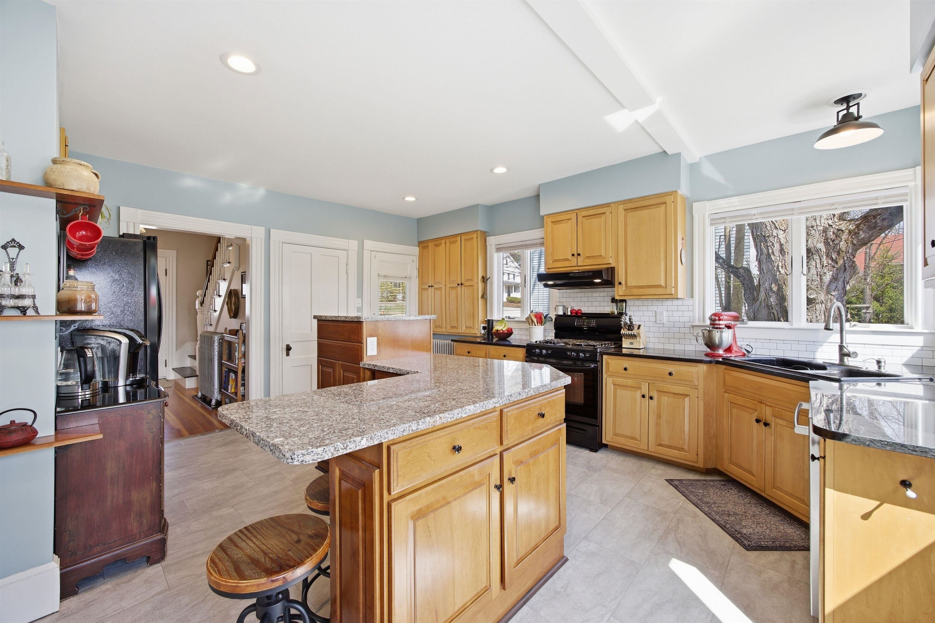 285 Pleasant Street Concord, NH 03301 - Photo 6 of 60