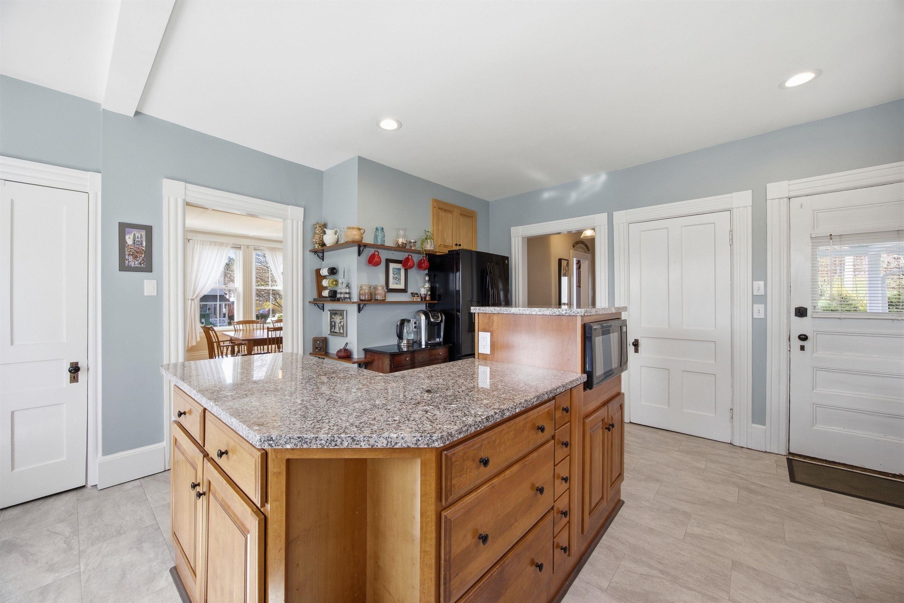 285 Pleasant Street Concord, NH 03301 - Photo 7 of 60