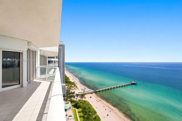 $25,000 | 16445 Collins Avenue, Unit OS21/26(11B), Sunny Isles Beach, FL 33160